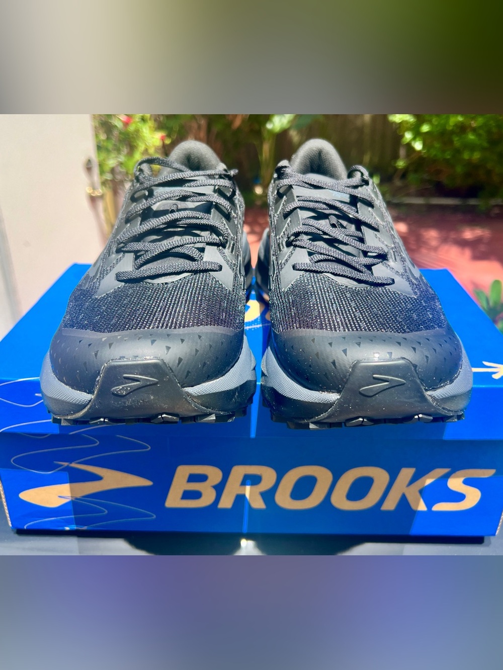 Brooks Men’s Black Athletic Trail Shoes. Never worn.